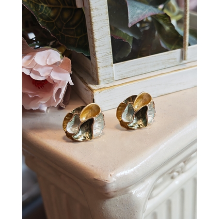 Дамски обици