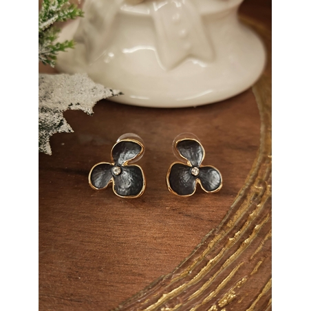 Дамски обици