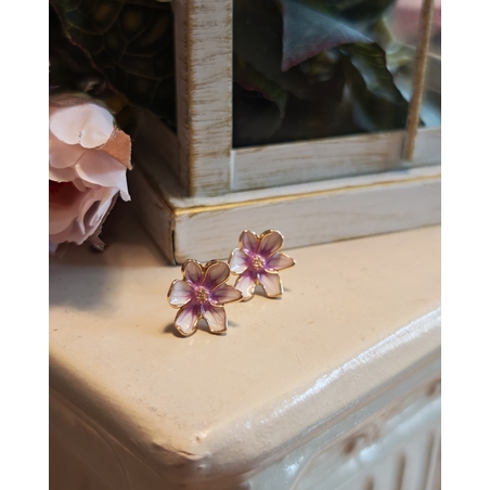 Дамски обици