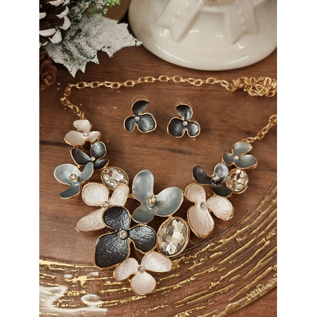 Дамски комплекти