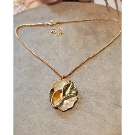 Колие с медальон