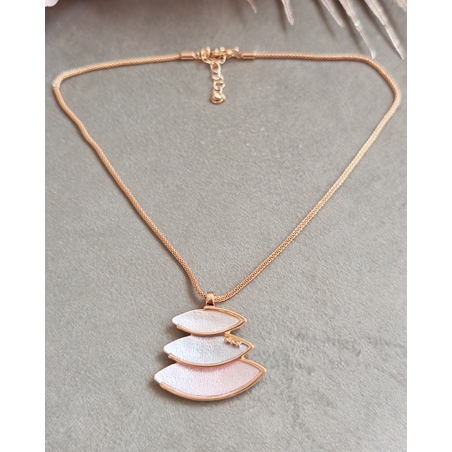 Колие с медальон