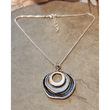 Колие с медальон