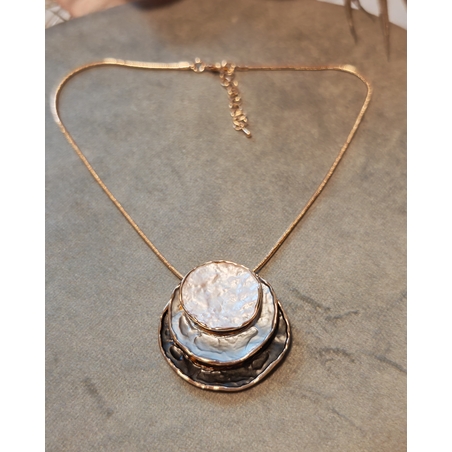 Колие с медальон