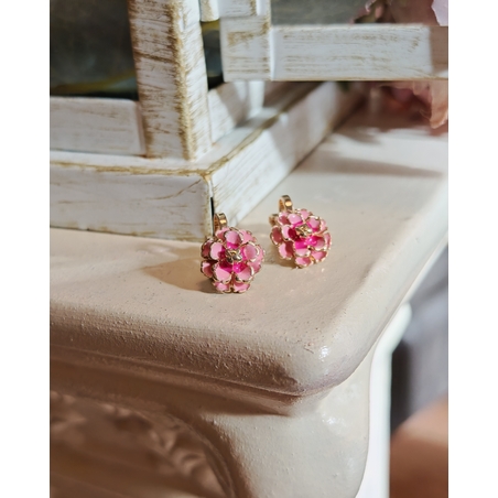 Дамски обици