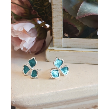 Дамски обици