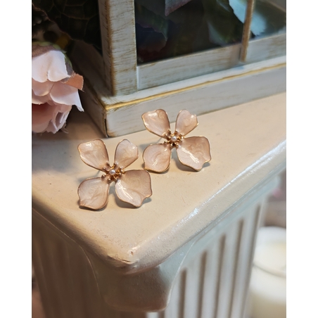 Дамски обици