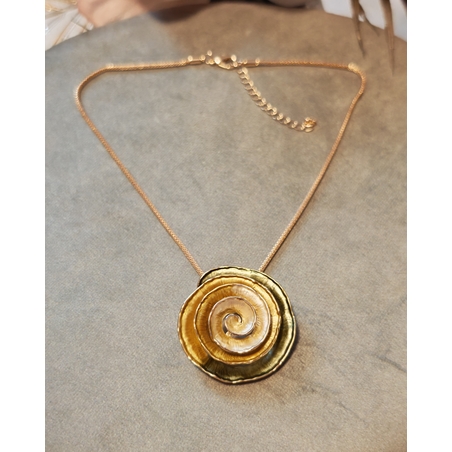 Колие с медальон