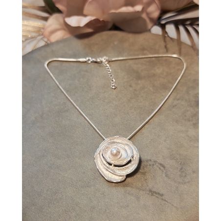 Колие с медальон