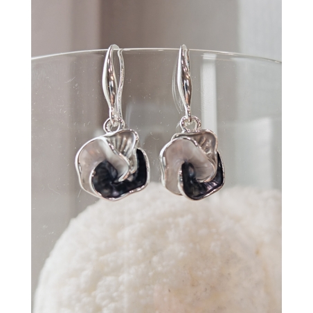 Дамски обици