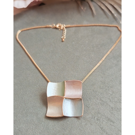 Колие с медальон