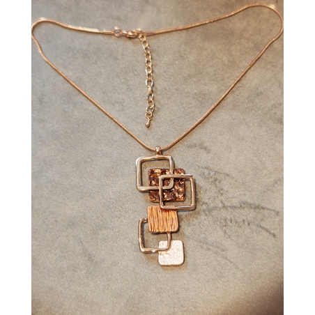 Колие с медальон