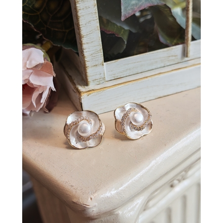 Дамски обици