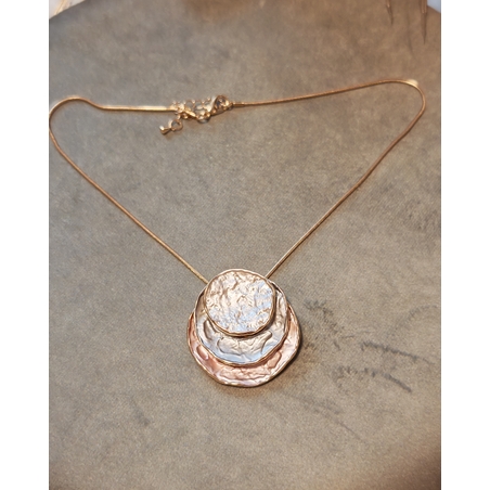 Колие с медальон