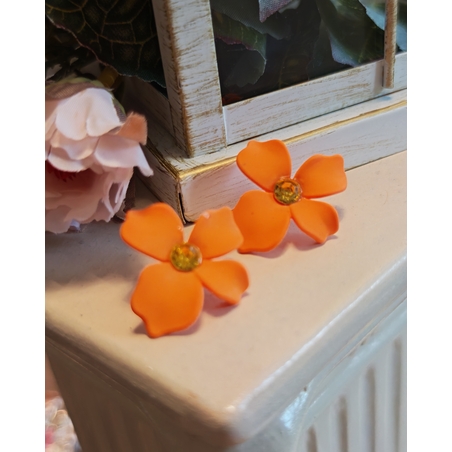 Дамски обици