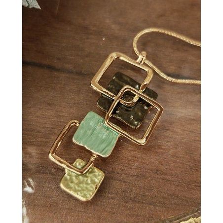 Колие с медальон