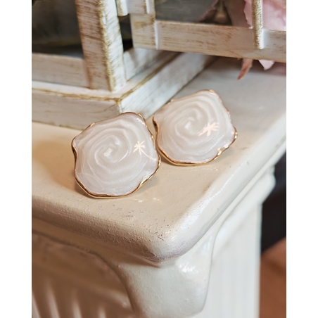 Дамски обици