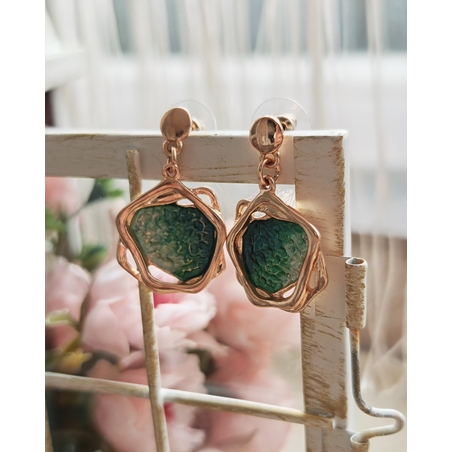 Дамска обици