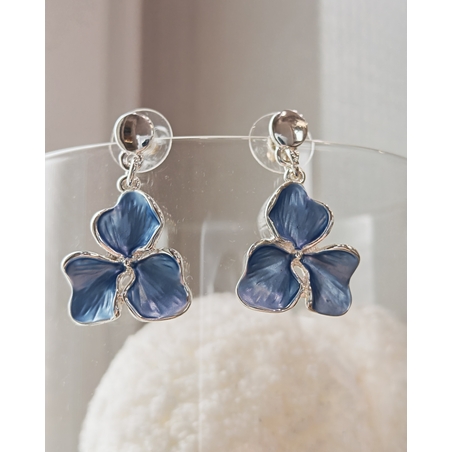 Дамски обици