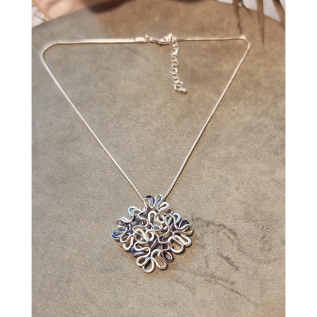 Колие с медальон