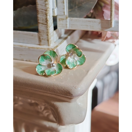 Дамски обици