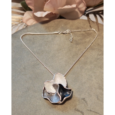 Колие с медальон