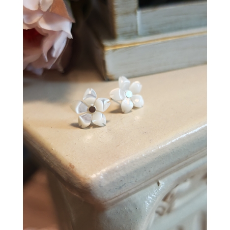 Дамски обици