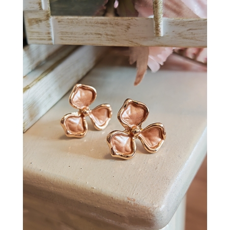 Дамски обици