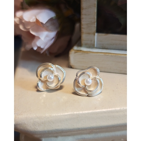 Дамски обици