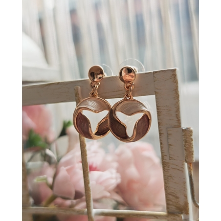 Дамска обици