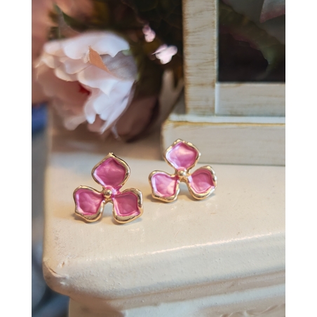 Дамски обици