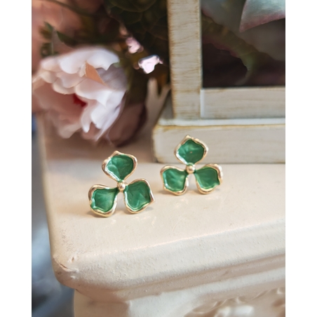 Дамски обици