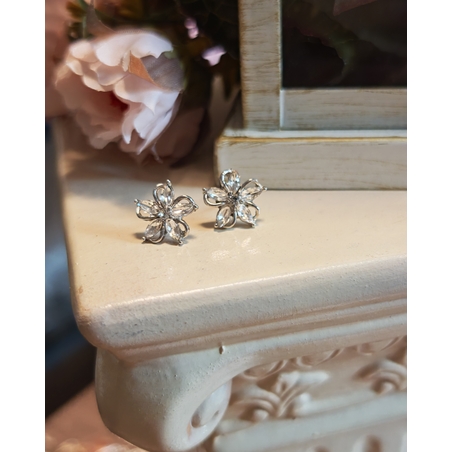 Дамски обици