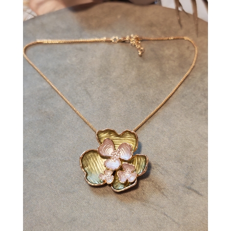 Колие с медальон