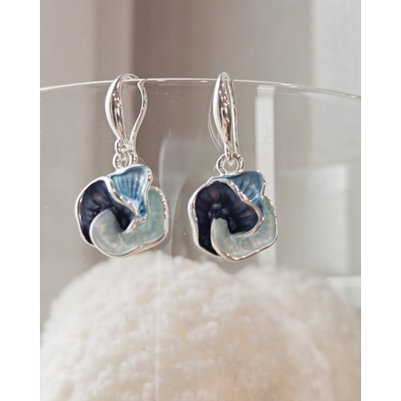 Дамски обици