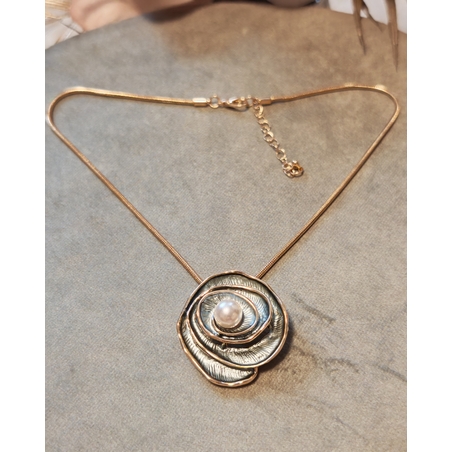 Колие с медальон