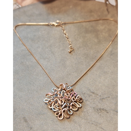 Колие с медальон