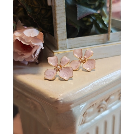 Дамски обици