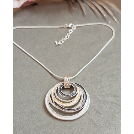 Колие с медальон