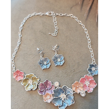 Дамски  колиета