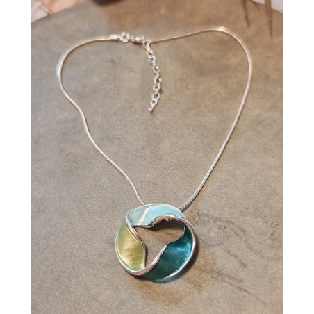 Колие с медальон