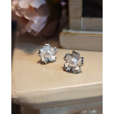 Дамски обици