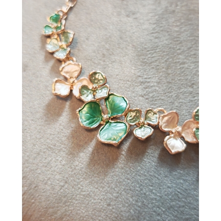 Дамска колиета