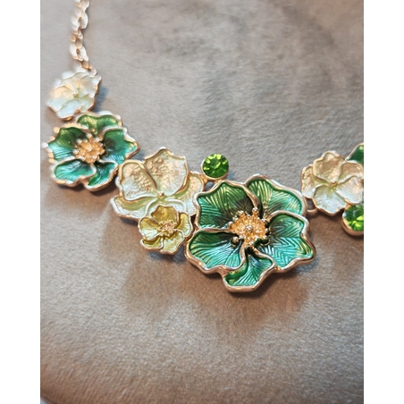 Дамска колиета