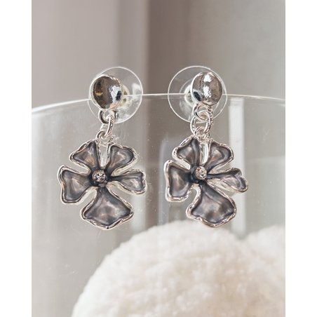 Дамски обици