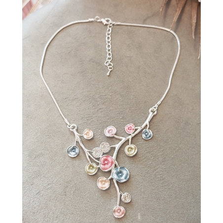 Дамско колие