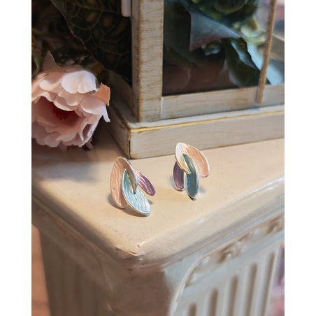 Дамски обици