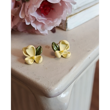 Дамски обици