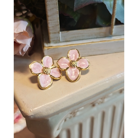 Дамски обици