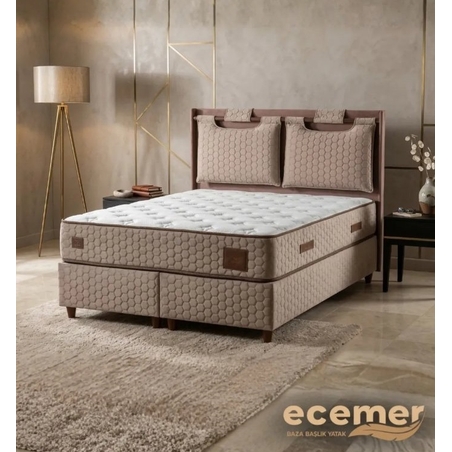 Тапицирано легло RIO